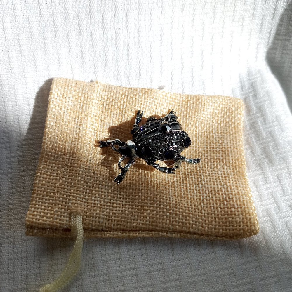 Black Beetle Bug Rhinestone Pin Broach - Picture 2 of 2